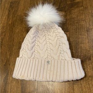 Lululemon Twisted Bliss Wool Hat Cable Knit Beanie with Pom Pom